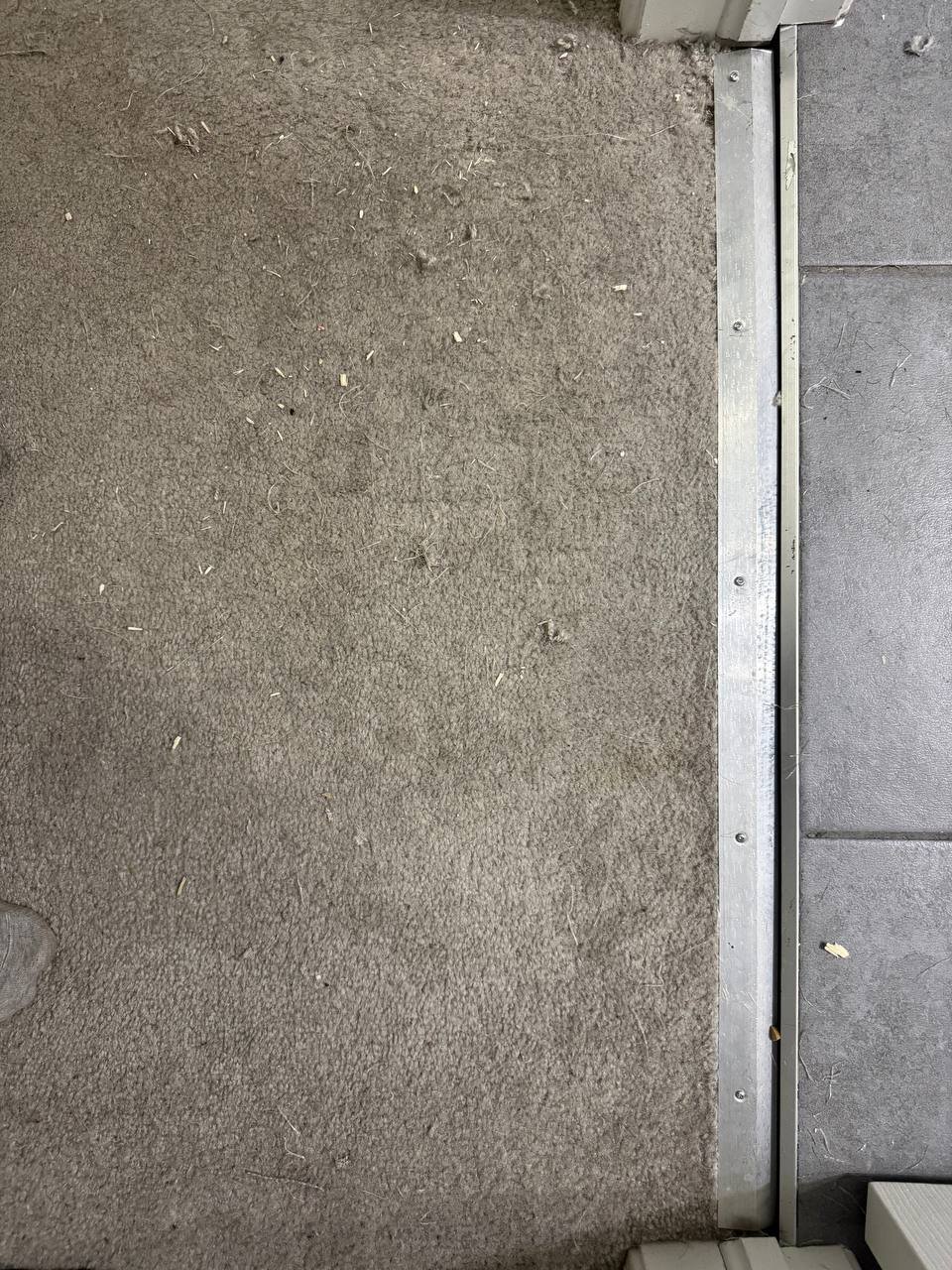 Réparation, étirement et rapiéçage de tapis à Stittsville – restauration d’une surface de 10 pi²