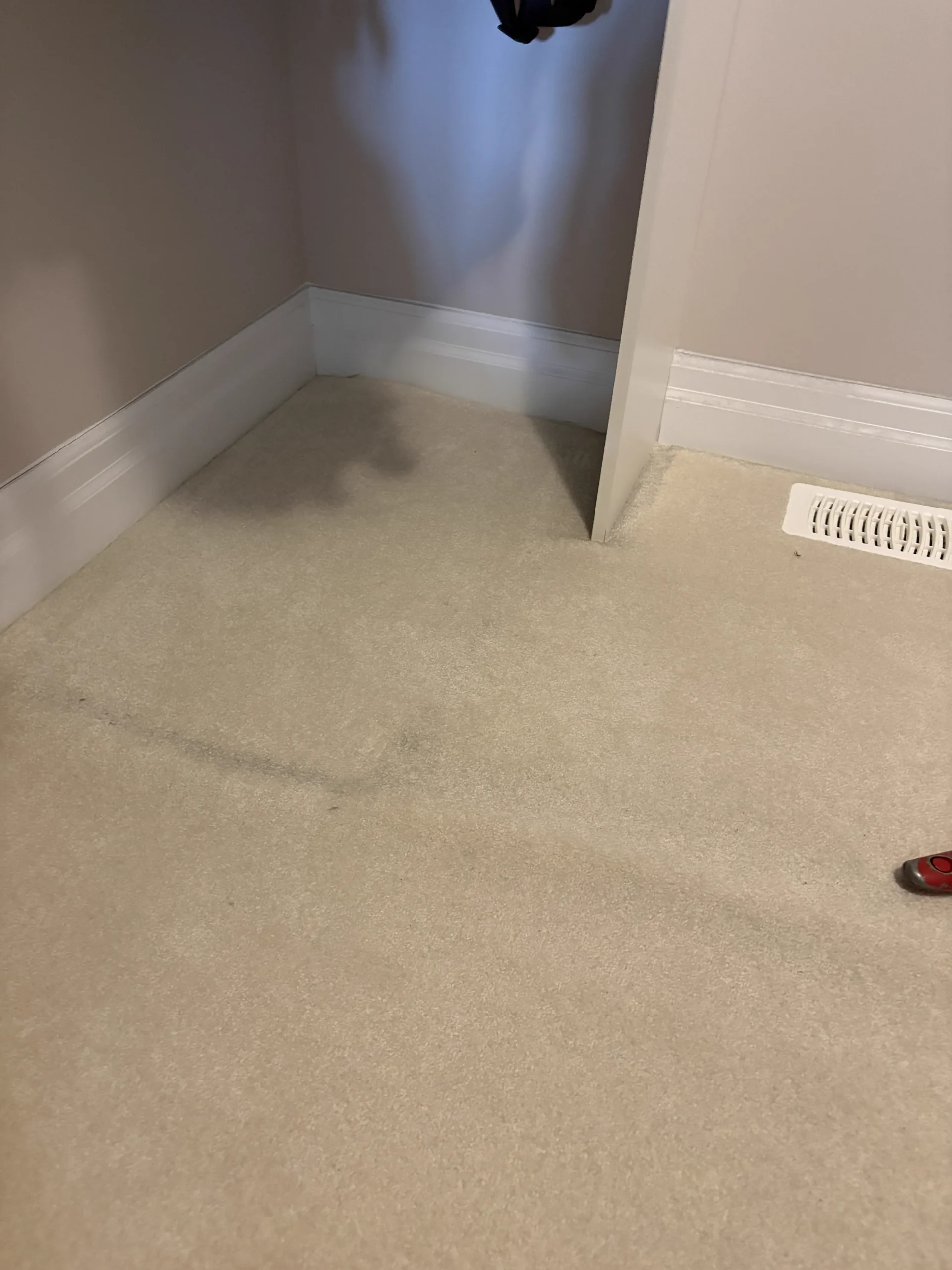 Full-Home Carpet Stretching in Kanata – Buckle & Ripple Removal on Stairs and Upper Level