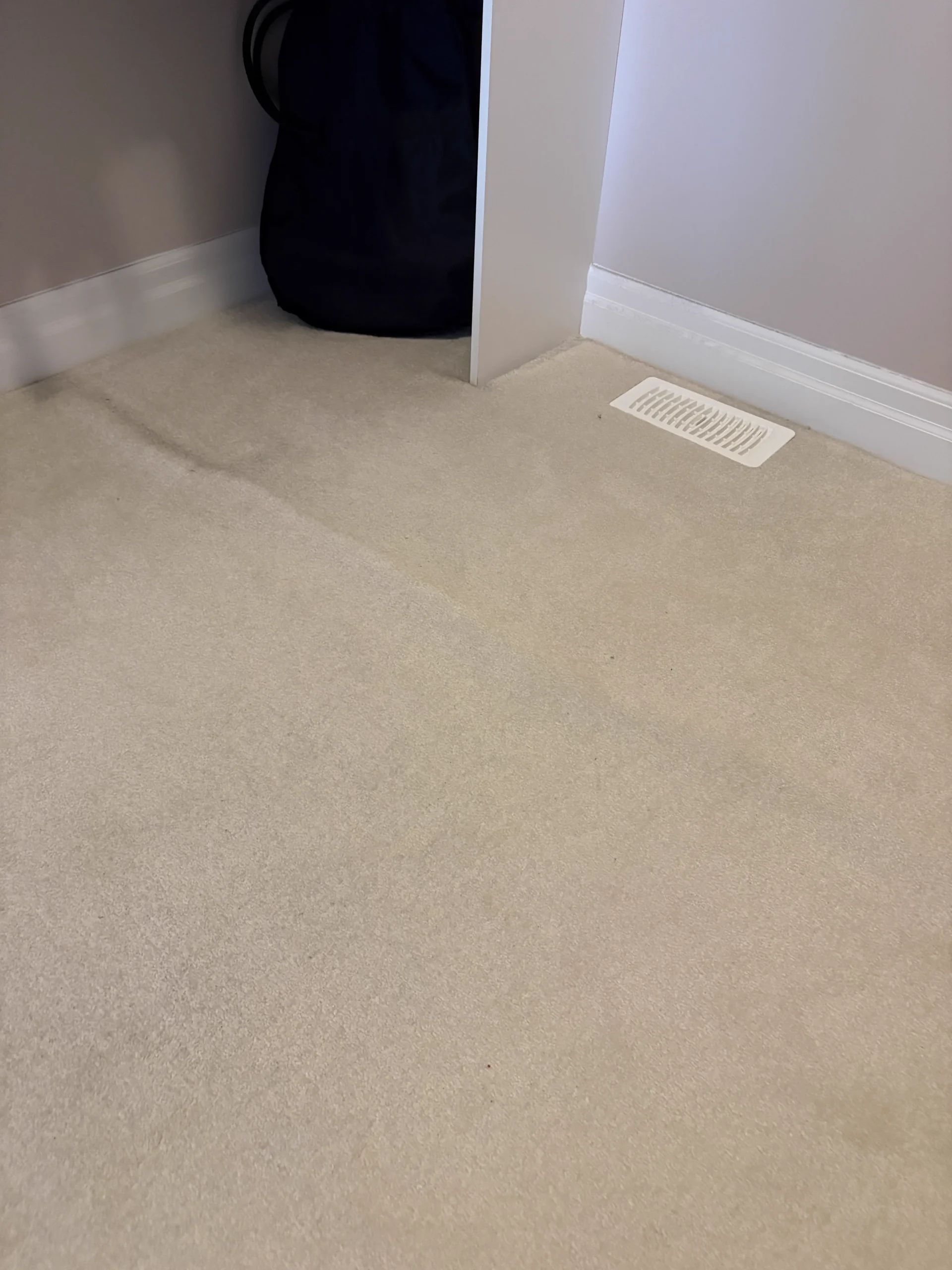 Full-Home Carpet Stretching in Kanata – Buckle & Ripple Removal on Stairs and Upper Level