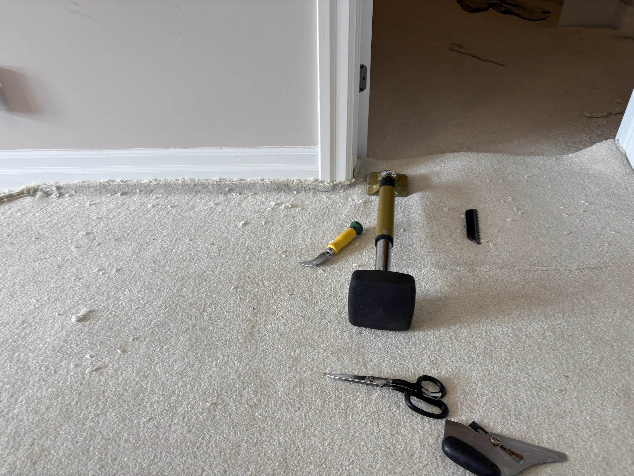 Full-Home Carpet Stretching in Kanata – Buckle & Ripple Removal on Stairs and Upper Level