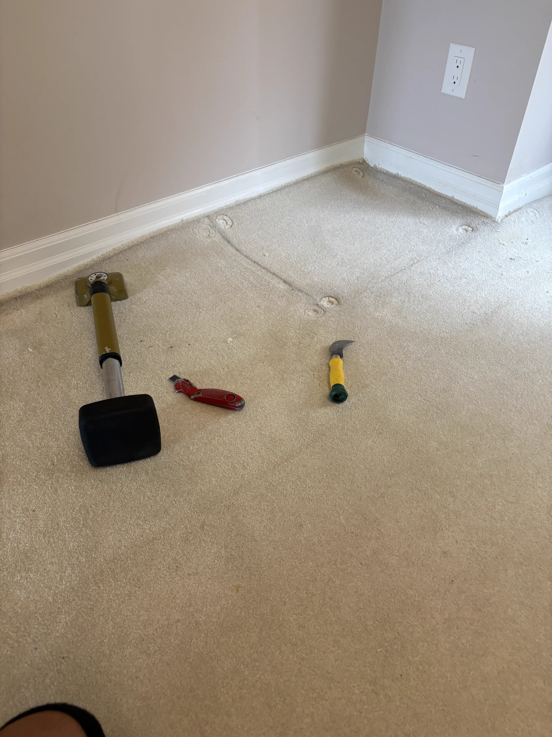 Full-Home Carpet Stretching in Kanata – Buckle & Ripple Removal on Stairs and Upper Level