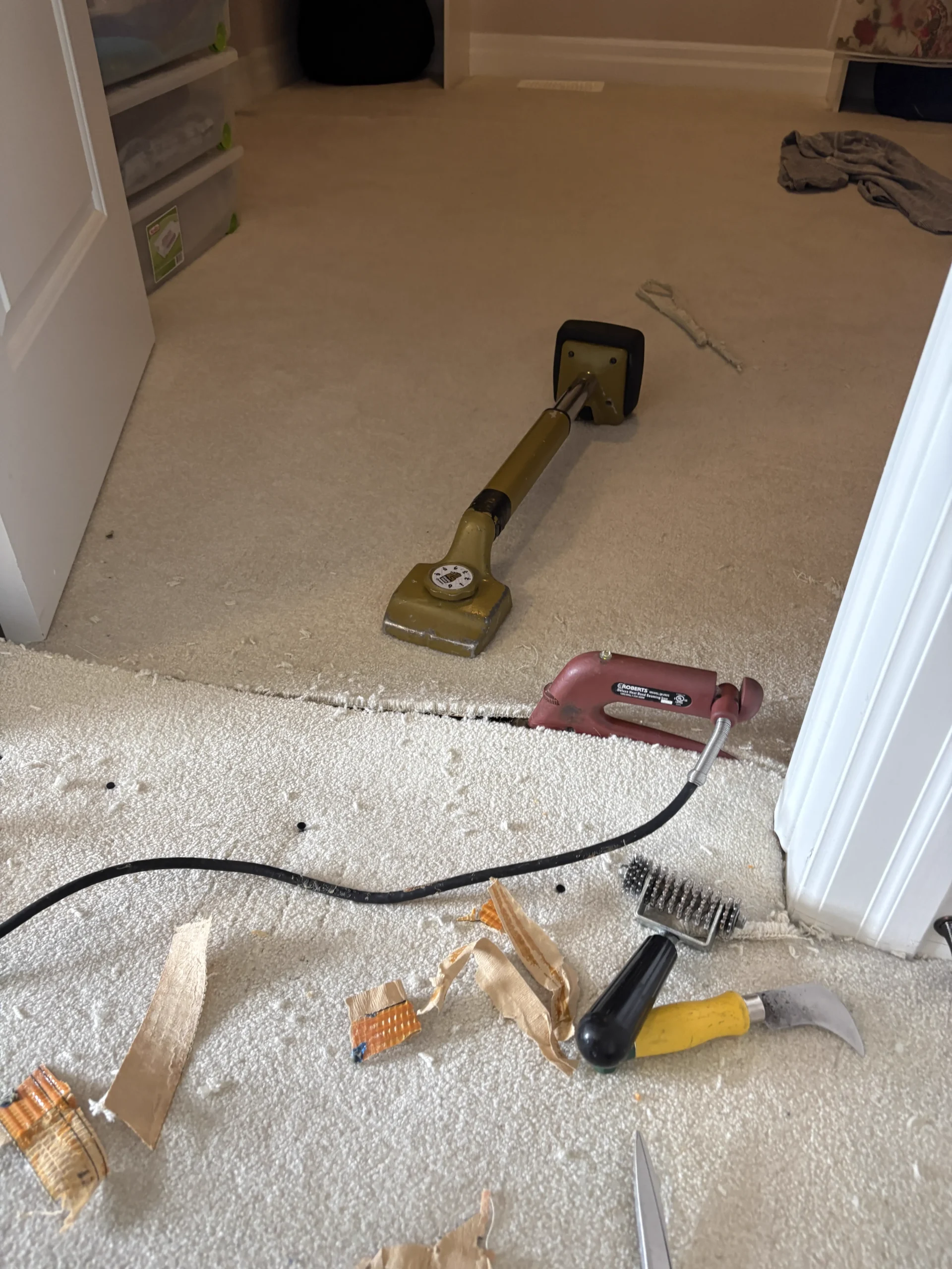 Full-Home Carpet Stretching in Kanata – Buckle & Ripple Removal on Stairs and Upper Level